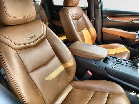 Certified 2022 Cadillac XT5 Premium Luxury w/ Technology Package AWD/4WD image 26
