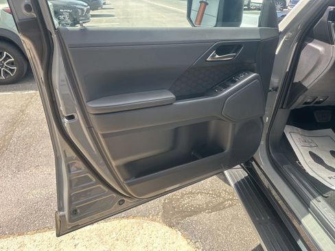 Used 2024 Lexus GX 550 w/ Accessory Package (31) image 27