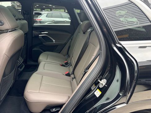 Used 2025 Audi Q5 Premium w/ Convenience Package AWD/4WD image 14