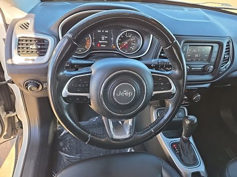 Used 2018 Jeep Compass Latitude image 42