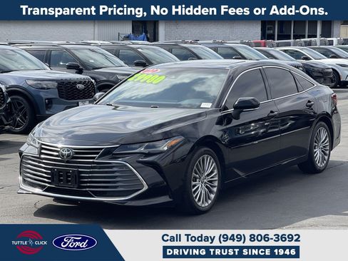 Used 2022 Toyota Avalon Limited w/ Advanced Safety Package FWD image 3