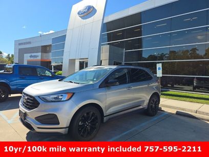 Used 2022 Ford Edge SE w/ Black Appearance Package
