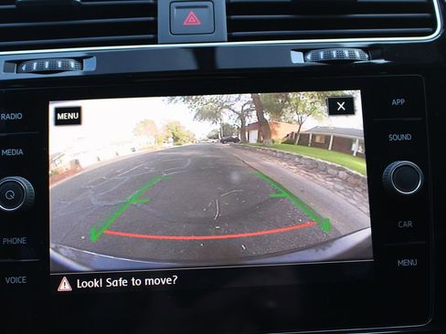 Used 2019 Volkswagen GTI SE image 33