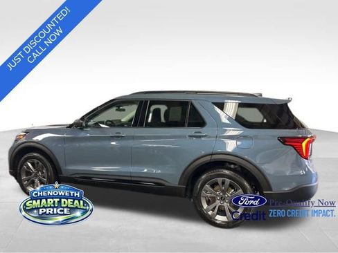 New 2026 Ford Explorer Active w/ Active Comfort Package image 2