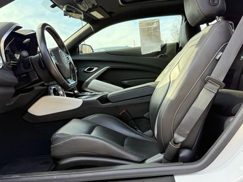Used 2023 Chevrolet Camaro LT image 20