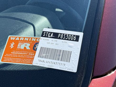 Used 2025 Nissan Altima 2.5 SV FWD image 34
