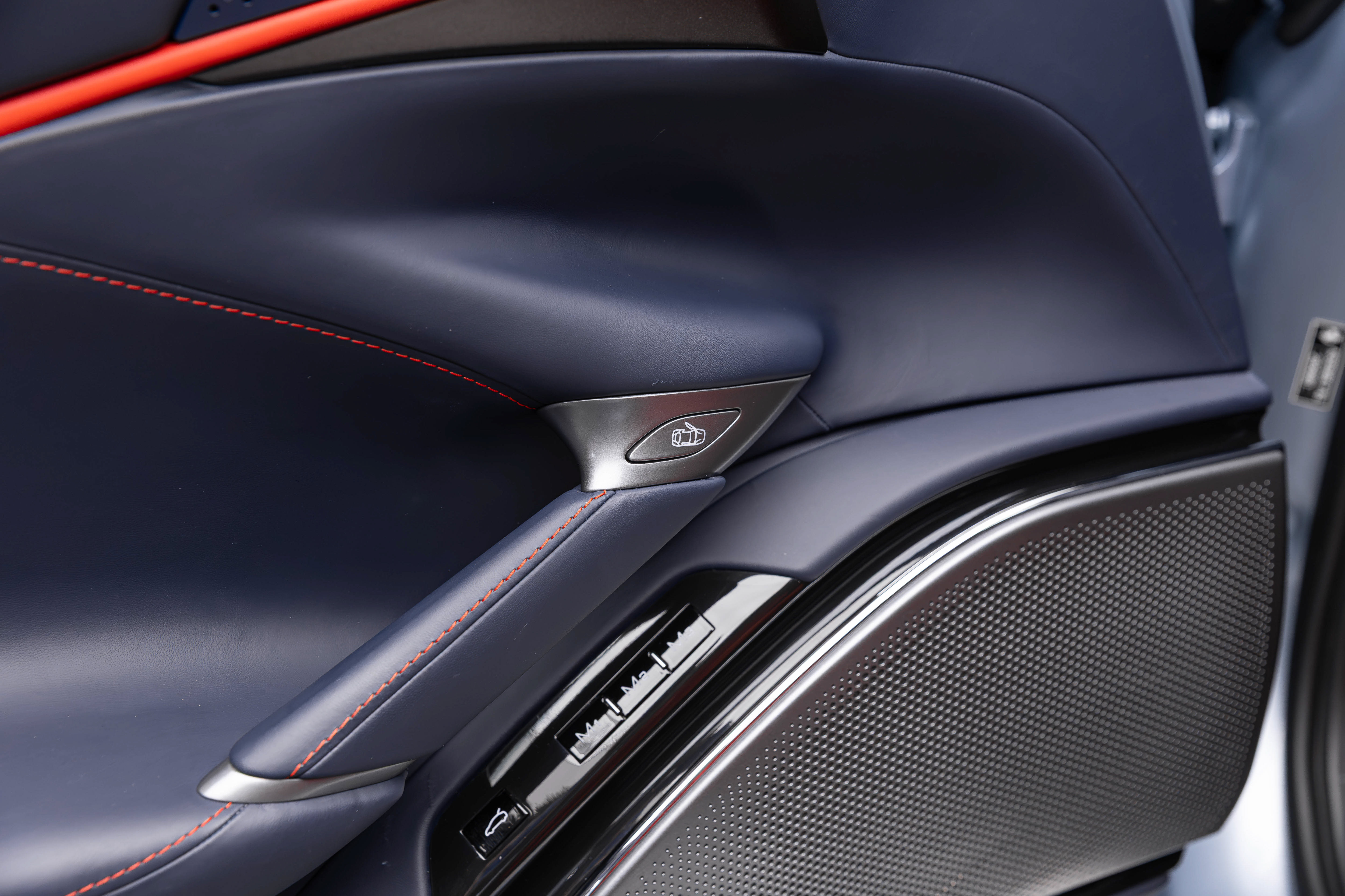 Certified 2022 Ferrari Roma RWD image 13