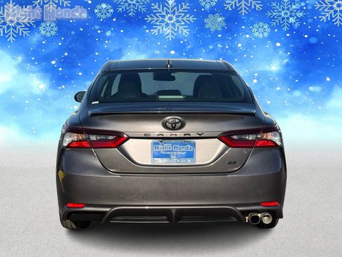 Used 2023 Toyota Camry SE image 5