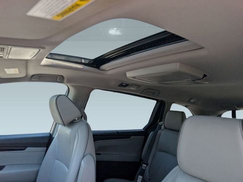 Used 2023 Honda Odyssey Elite image 16