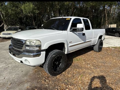 Used 2004 GMC Sierra 2500 SLE w/ Heavy-Duty Power Package image 1
