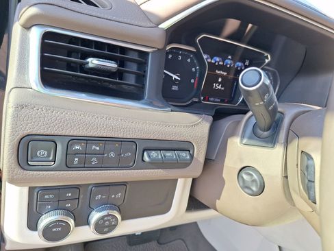 Used 2021 GMC Yukon Denali w/ Denali Premium Package image 20