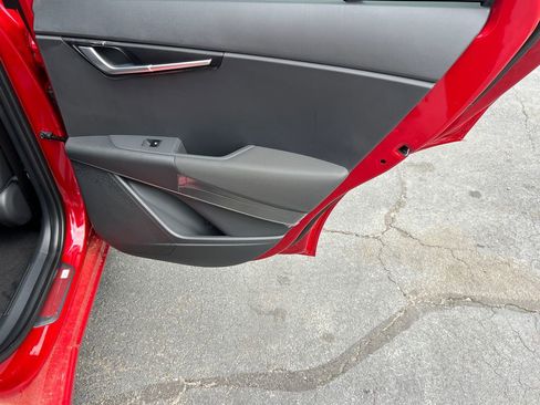 Certified 2025 Kia Niro EX FWD image 16