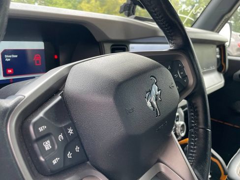 Used 2023 Ford Bronco Badlands w/ Sasquatch Package AWD/4WD image 4