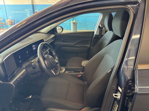 Used 2025 Hyundai Kona SEL image 27