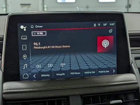 Certified 2022 GMC Yukon SLT w/ SLT Premium Package AWD/4WD image 28