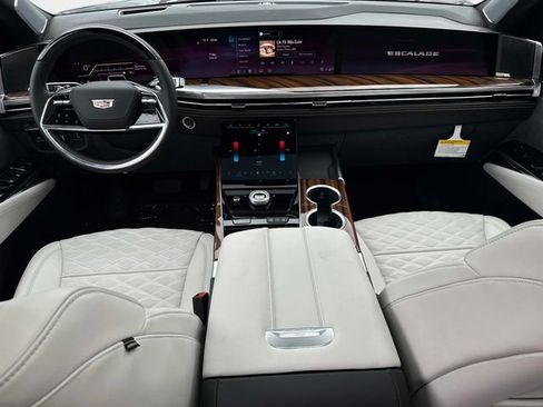 New 2026 Cadillac Escalade Platinum Sport w/ LPO, ONYX Package AWD/4WD image 18