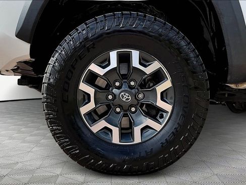 Used 2023 Toyota Tacoma TRD Off-Road image 8