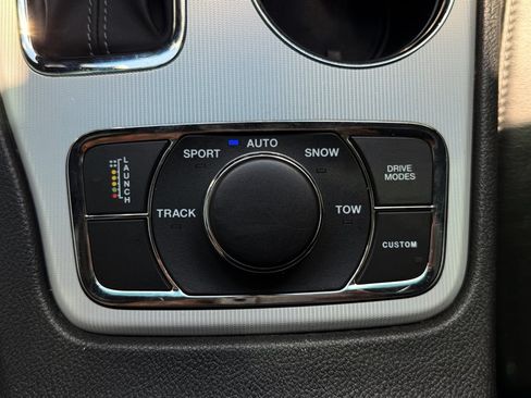 Used 2018 Jeep Grand Cherokee SRT w/ Trailer Tow Group IV AWD/4WD image 34