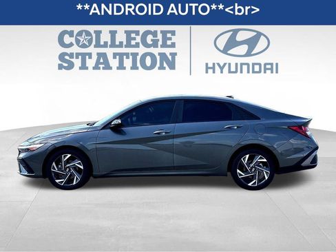 Used 2025 Hyundai Elantra Sport image 7