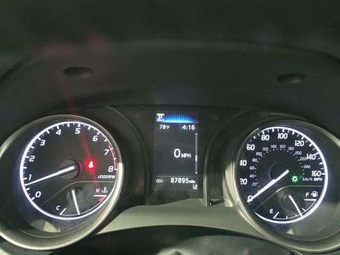 Used 2022 Toyota Camry SE FWD image 16