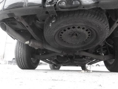 Used 2010 Ford Explorer XLT image 35