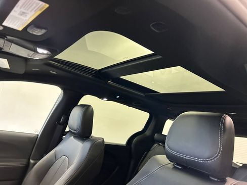 New 2027 Chrysler Pacifica Select FWD image 28