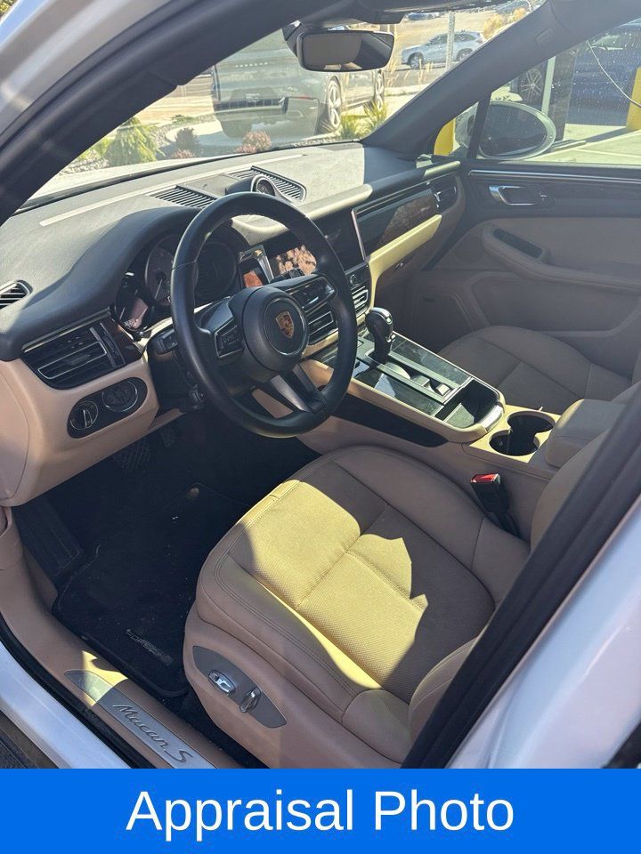 Certified 2023 Porsche Macan S AWD/4WD image 5