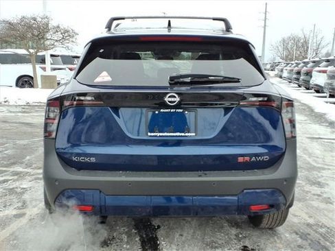 New 2026 Nissan Kicks SR w/ Cold Weather Package image 5