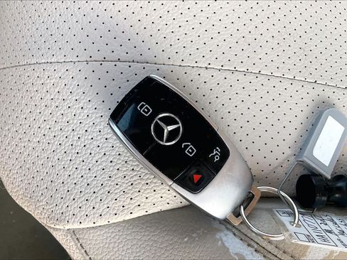 Used 2017 Mercedes-Benz E 300 image 15