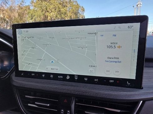 Certified 2025 Ford Escape Platinum w/ Premium Technology Package image 4