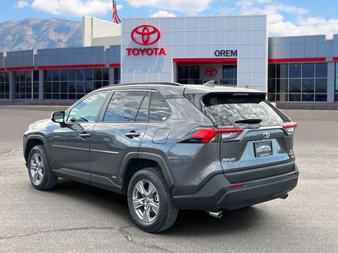 Used 2024 Toyota RAV4 LE AWD/4WD image 4