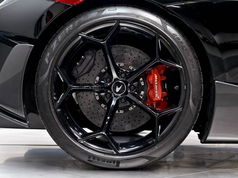 Used 2019 McLaren 600LT RWD image 17