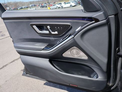 Used 2022 Mercedes-Benz S 500 4MATIC w/ AMG Line Package image 37