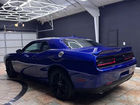 Used 2022 Dodge Challenger R/T w/ Performance Handling Group RWD image 17