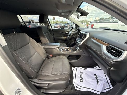 Certified 2023 GMC Acadia SLE w/ Driver Convenience Package image 26