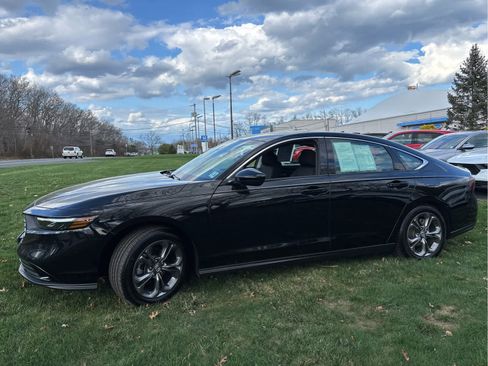 Certified 2023 Honda Accord EX image 6