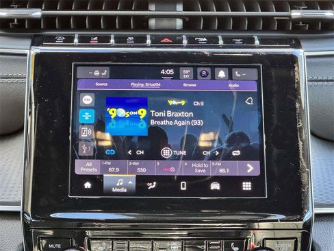 New 2025 Jeep Grand Cherokee Altitude image 3