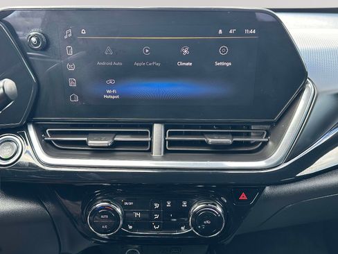 Certified 2024 Chevrolet Trax RS w/ Driver Confidence Package image 9