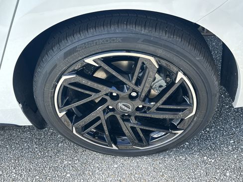 New 2026 Nissan Sentra SR image 11