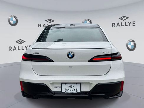 Certified 2025 BMW 740i xDrive w/ Premium Package image 4