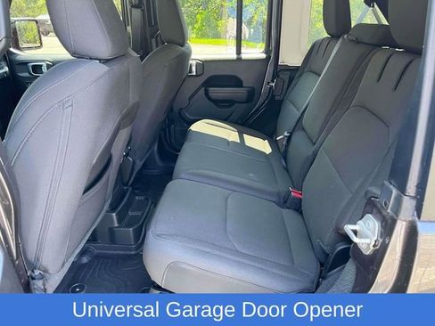 Used 2023 Jeep Wrangler Unlimited image 16