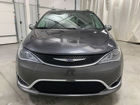 Used 2020 Chrysler Pacifica Limited image 15