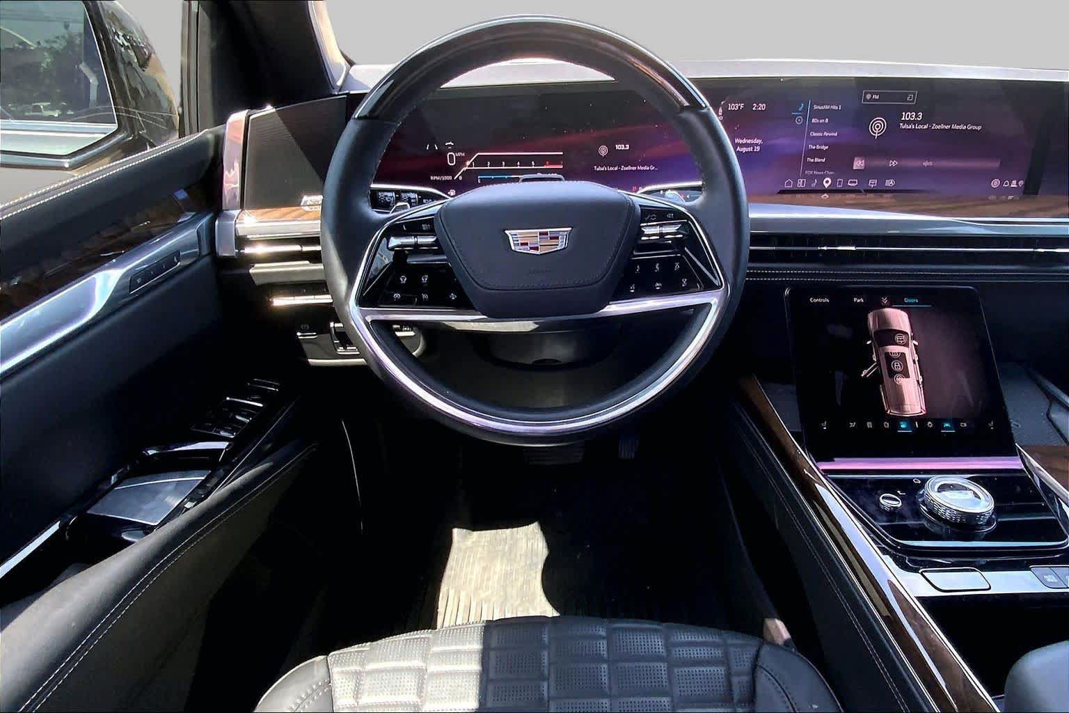 Used 2025 Cadillac Escalade Premium Luxury Platinum w/ LPO, Floor Liner Package AWD/4WD image 5