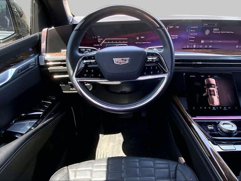 Used 2025 Cadillac Escalade Premium Luxury Platinum w/ LPO, Floor Liner Package AWD/4WD image 5