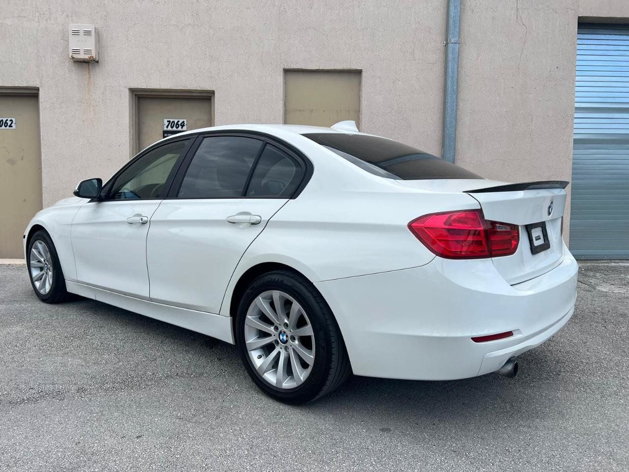 Used 2014 BMW 320i Sedan RWD image 10