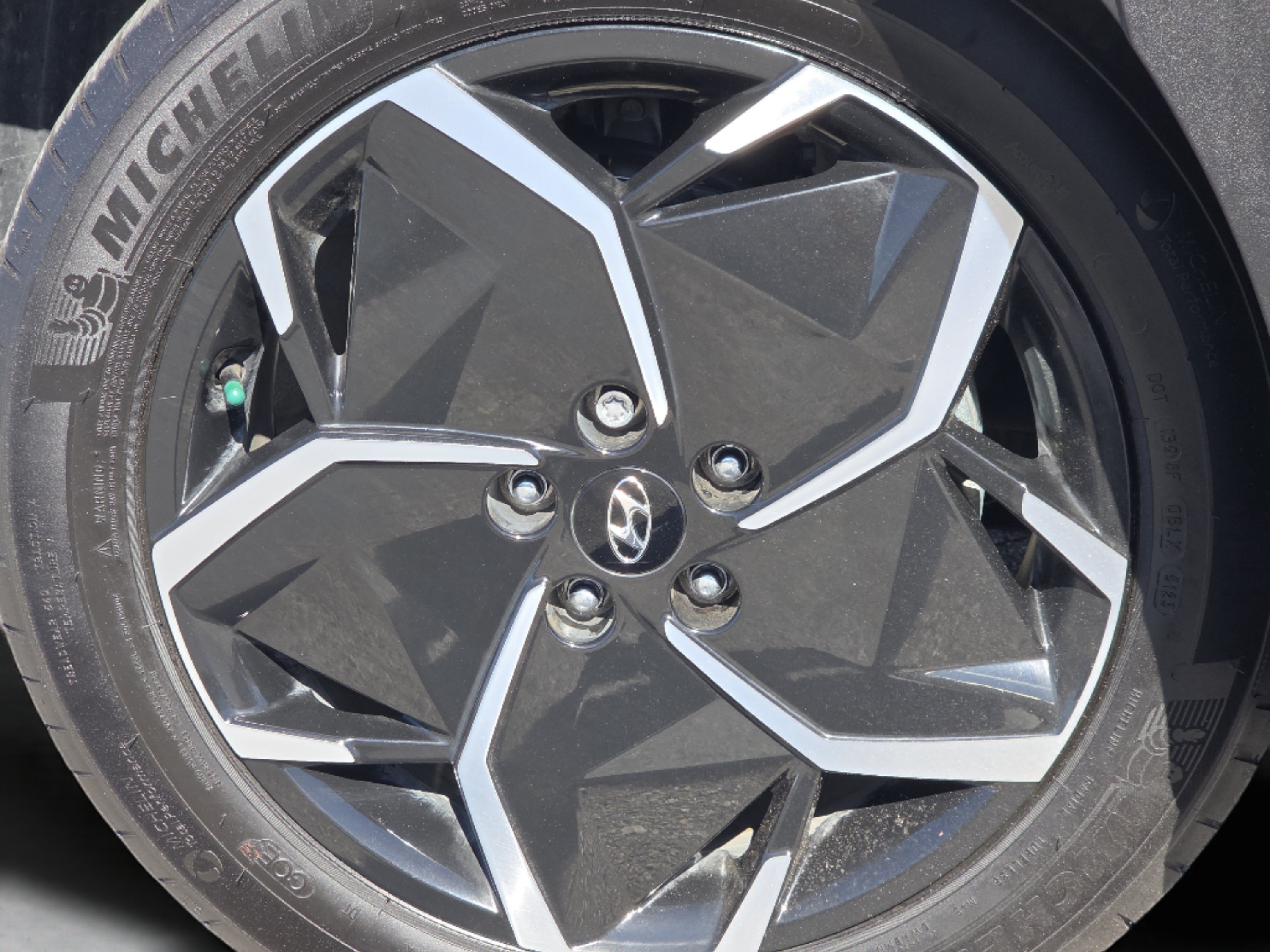 Used 2024 Hyundai Ioniq 5 SEL AWD/4WD image 17