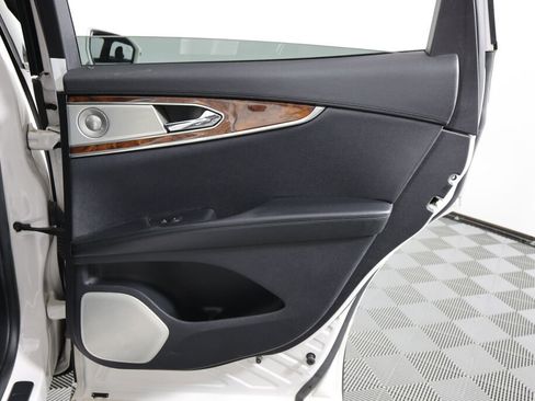 Used 2017 Lincoln MKX Reserve w/ Luxury Package image 21