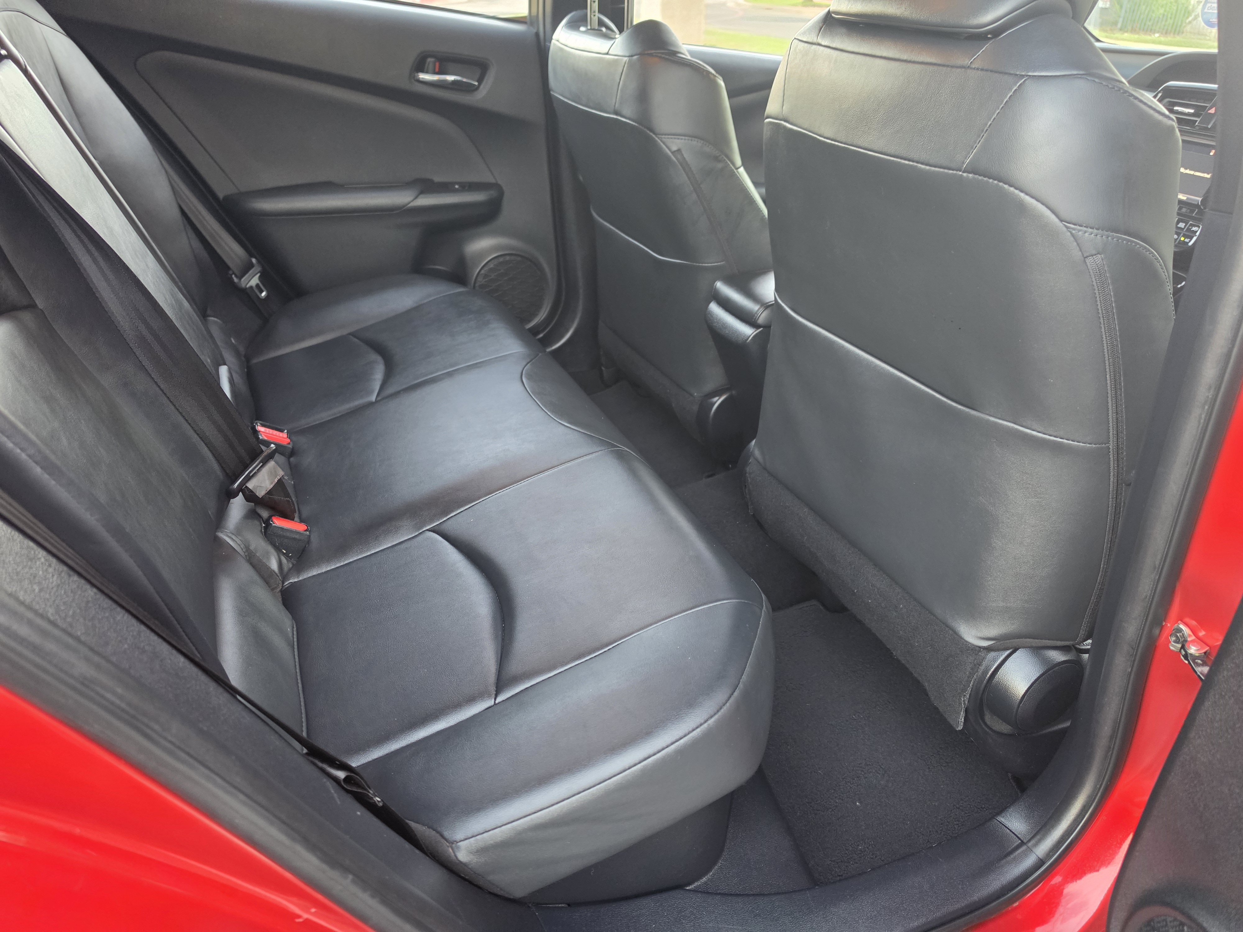 Used 2016 Toyota Prius Four FWD image 18