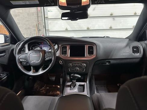 Used 2023 Dodge Charger R/T w/ Technology Group RWD image 17