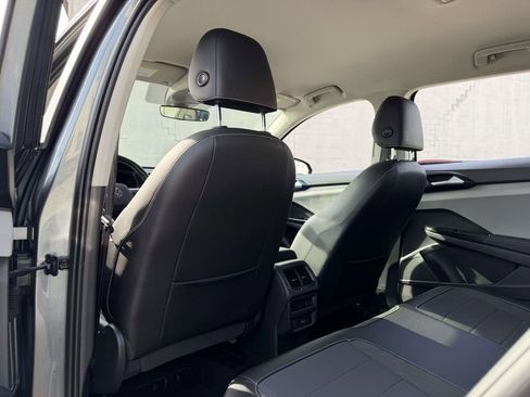 Used 2023 Volkswagen Taos SE image 20